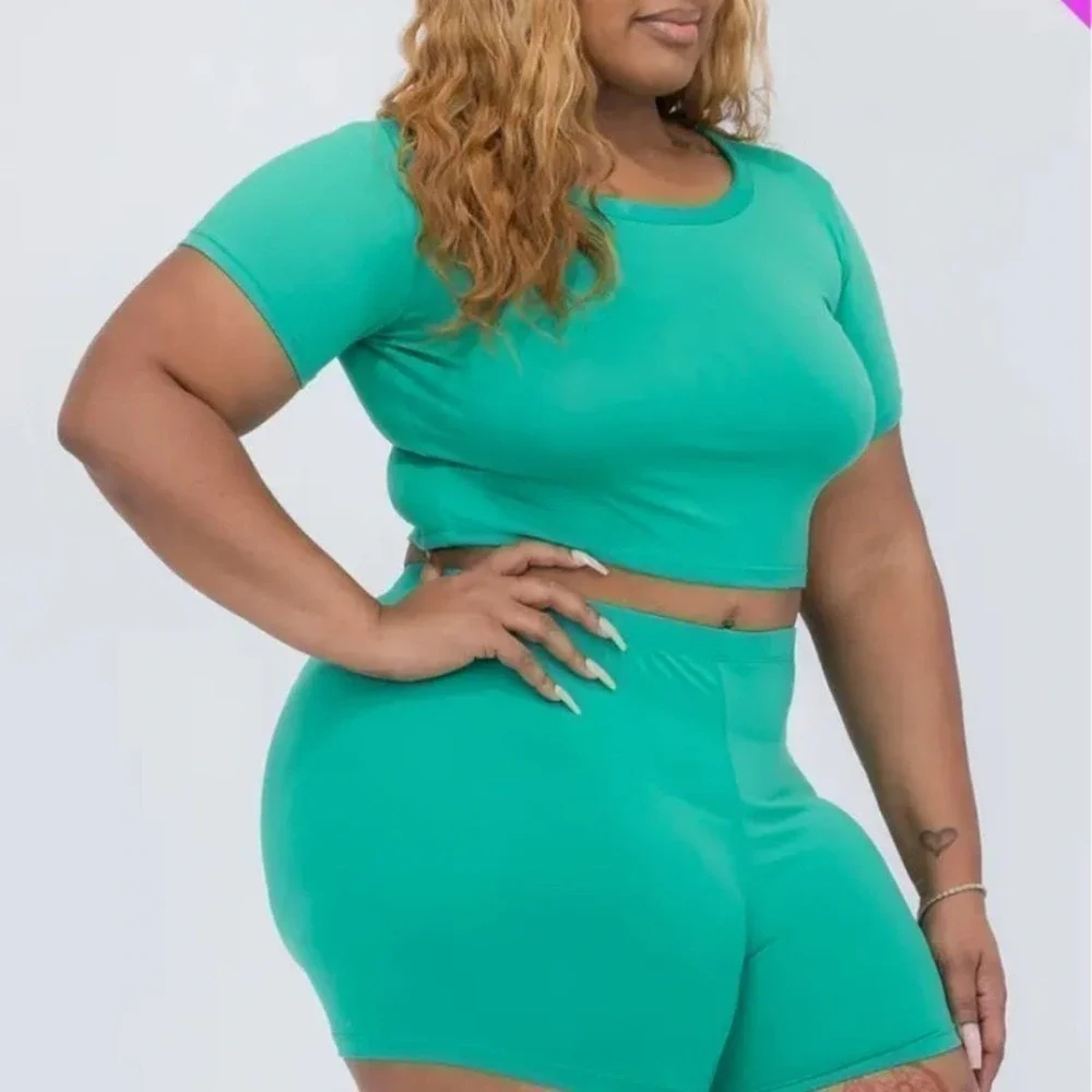 CAPELLA Women's Black Plus Size Crop Top and Short Set